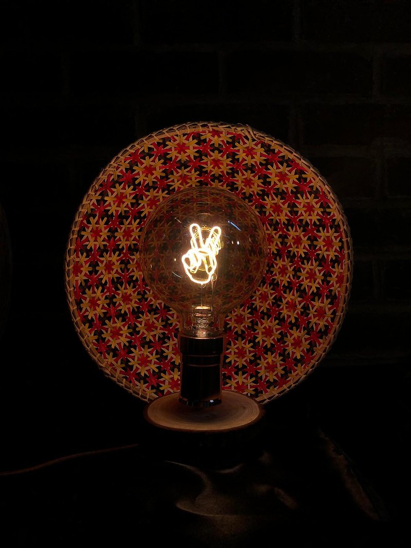 โคมไฟตั้งโต๊ะไม้ Love - โคมไฟ - ไม้ สีนำ้ตาล