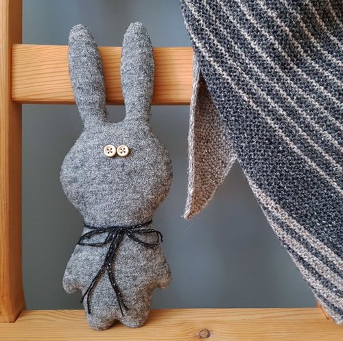 Rabbit Hole Stuffed rabbit sewing pattern PDF, tutorial in English. Digital download