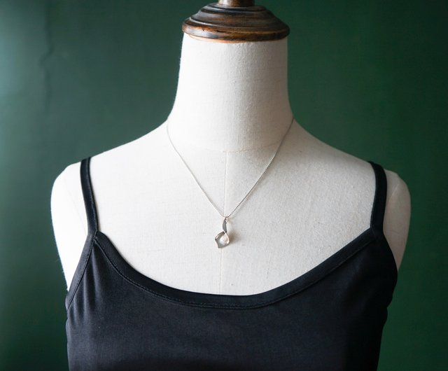 Avon on sale silver necklace