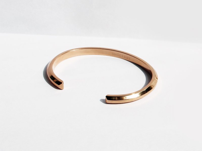 Wide Bevel Cuff Bracelet | Rose Gold | Personalised Gift - สร้อยข้อมือ - สแตนเลส สีทอง