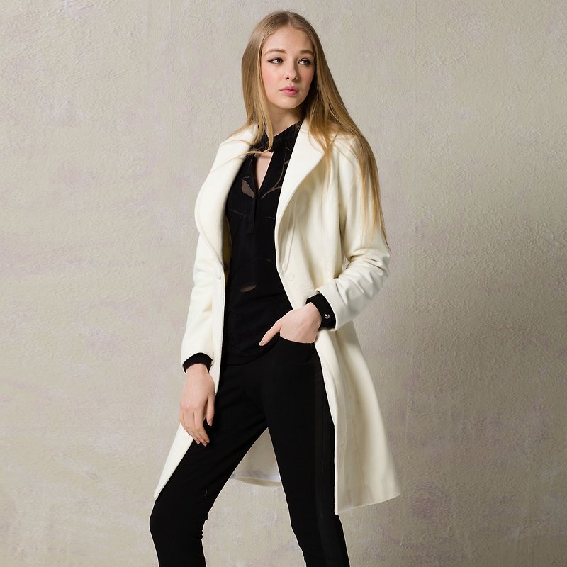 Turn-down collar and double breasted embroidered closing coat - Women's Casual & Functional Jackets - Wool White