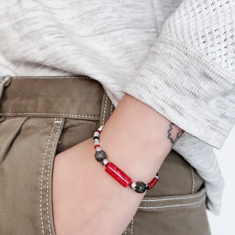 Vintage Christmas Red glass and silver extendable bracelet - สร้อยข้อมือ - โลหะ 