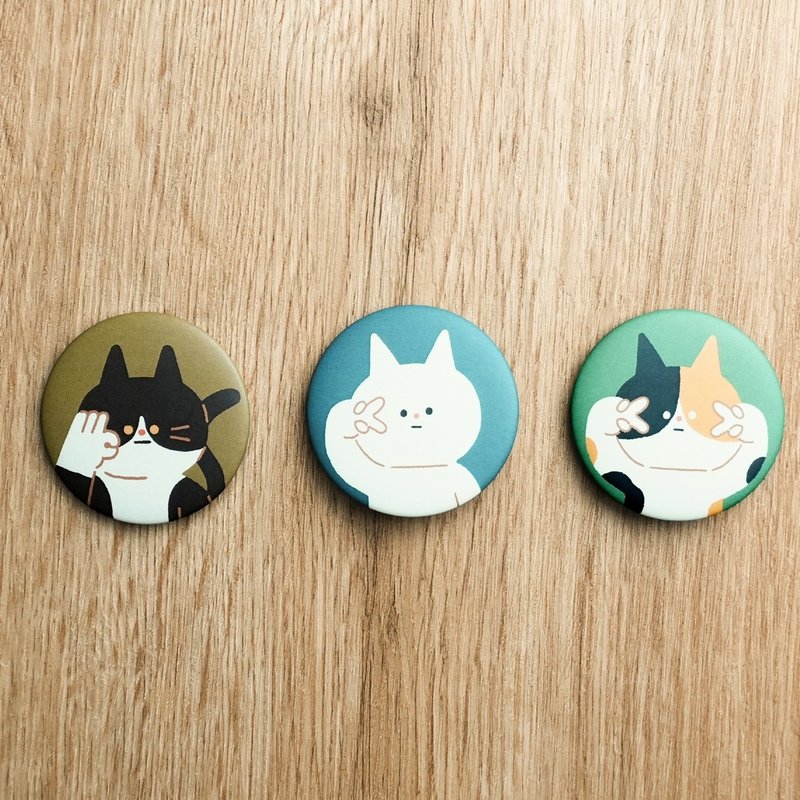 Say Yeah 胸章 44mm - 白貓 / 花貓 / 賓士貓 - 徽章/別針 - 其他金屬 綠色