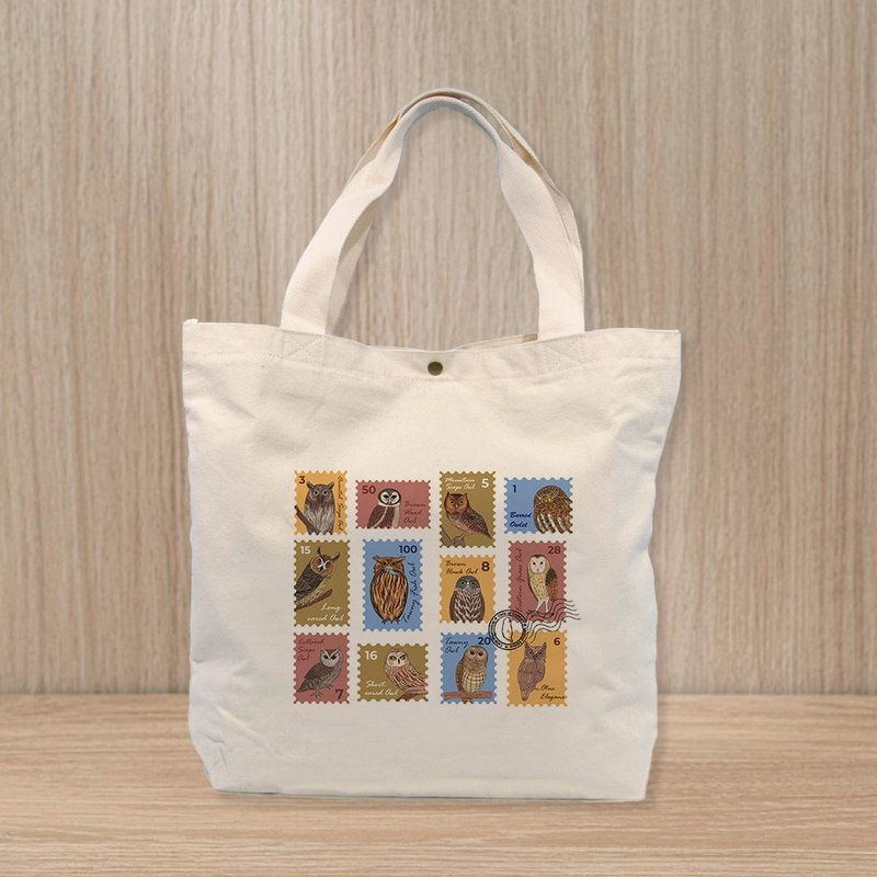 [Pre-order-Large Capacity Model] Owl Illustration Canvas Bag-Wen Qing Stamp Portable Shoulder and Back - กระเป๋าแมสเซนเจอร์ - ผ้าฝ้าย/ผ้าลินิน หลากหลายสี