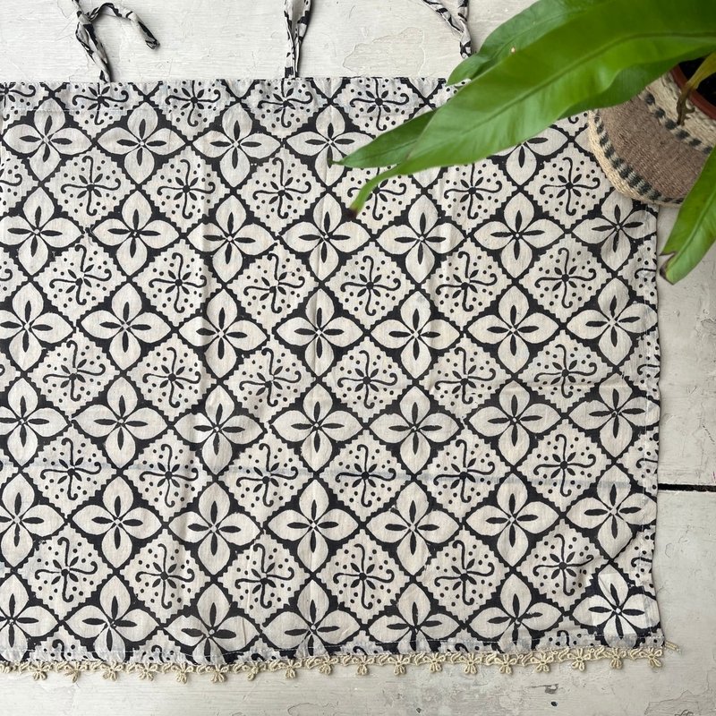 Wood printed small half curtain│tiles│ - ม่านและป้ายประตู - ผ้าฝ้าย/ผ้าลินิน 