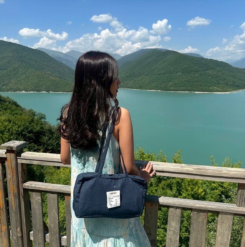Wyllabrand Brioche bag Dark roasted - 手提包/手提袋 - 其他材質 藍色