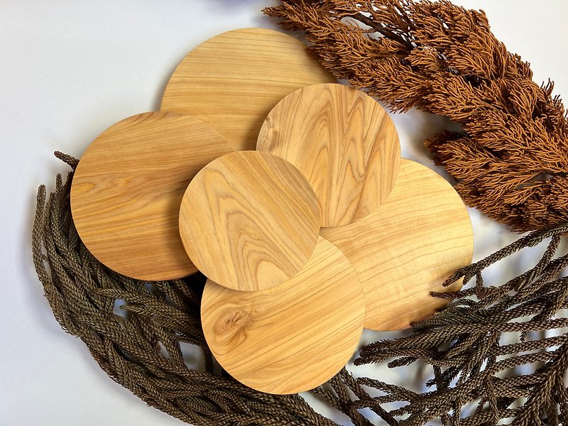 Taiwan Huang Hui Ya Xiuya fragrance round coaster - handmade temperature / permanent wood fragrance - Coasters - Wood 