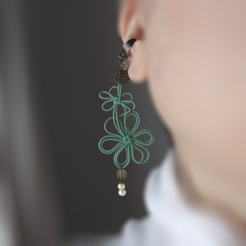 Katappo Ear Cuff Cocochi Balance - Iki - Earrings & Clip-ons - Other Metals Green