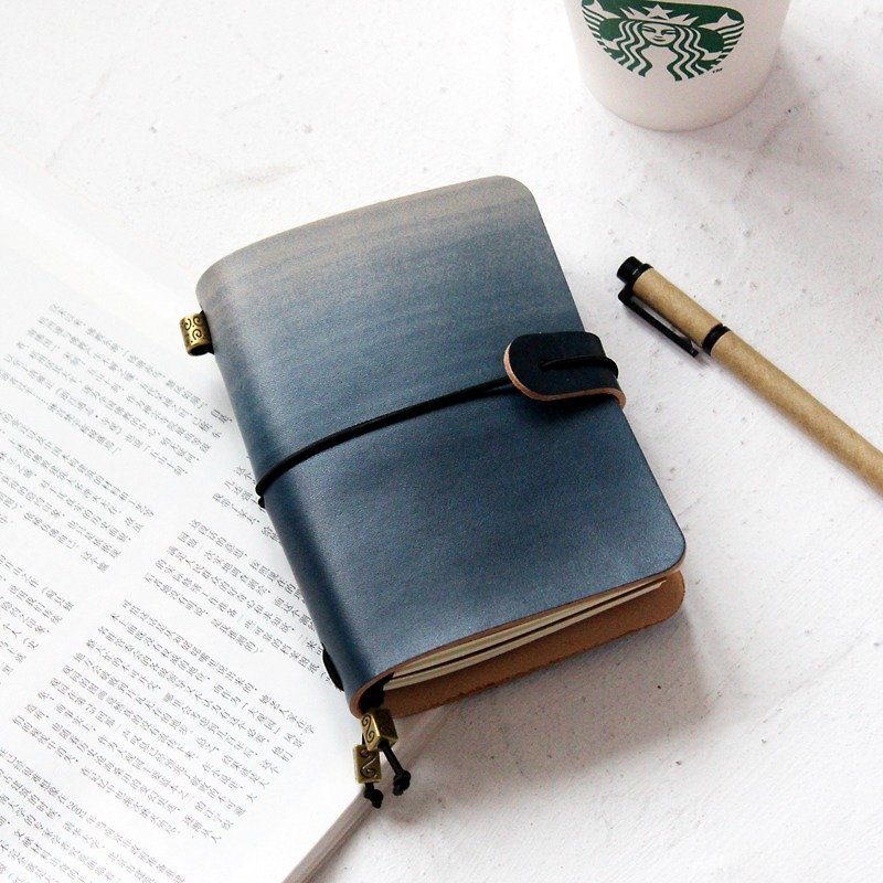 Mountain sea blue gradient dyed handbook leather notebook diary TN travel book notebook customization - สมุดบันทึก/สมุดปฏิทิน - หนังแท้ สีน้ำเงิน