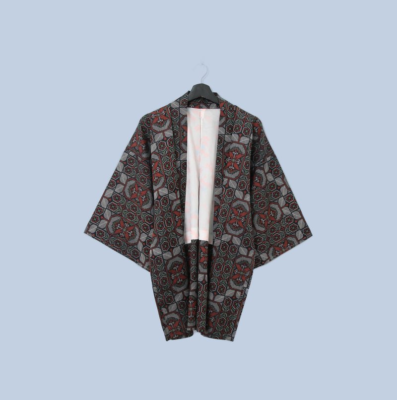 Back to Green - Haori from Japan: Exquisite, Calm, Regular Patterns kb-24 / vintagekimon - เสื้อแจ็คเก็ต - ผ้าไหม 