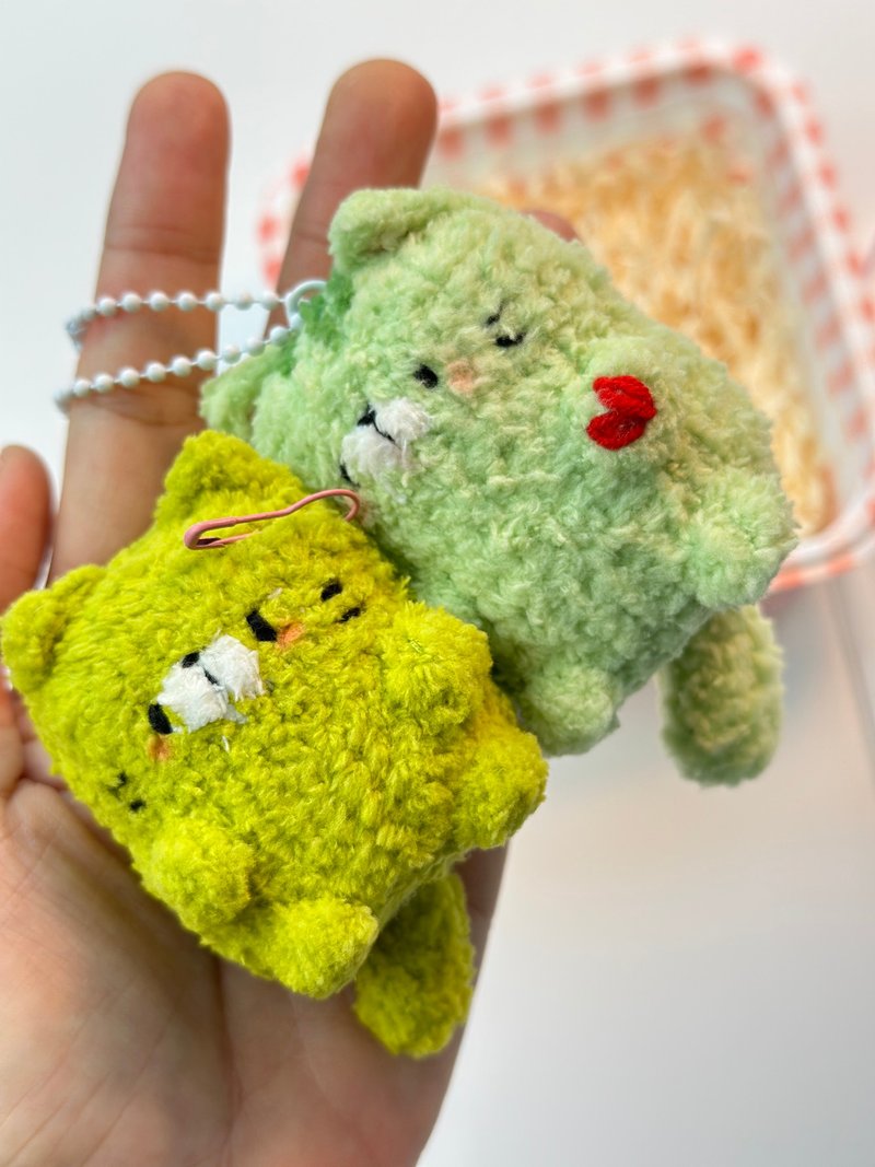 Keychain Couple Kitten Crochet Handmade - 鑰匙圈/鑰匙包 - 聚酯纖維 