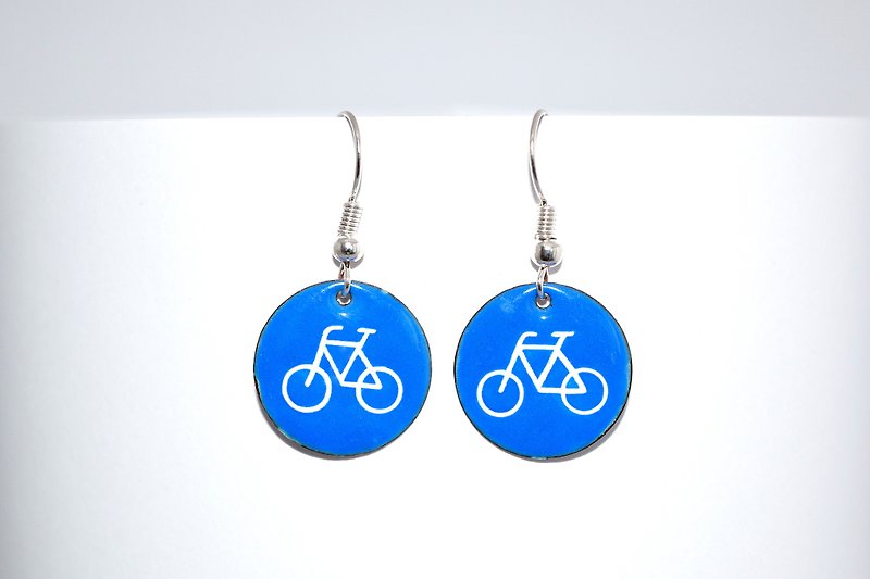 Cyclists, Bicycle, Bicycle Earrings, Enamel Earrings, Cyclist Earrings, Road Sign Earrings, Enameled, Enameled Jewelry, Traffic Sign, - ต่างหู - วัตถุเคลือบ สีน้ำเงิน
