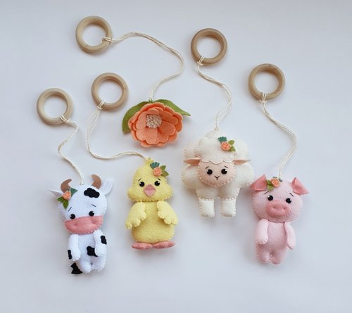 FeltGiftFinds Farm animals, Hanging Baby Gym Toys, Barnyard nursery Nursery Decor