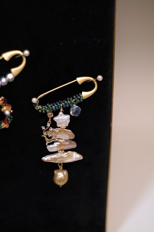 SAYSOcessories Handmade 聖誕限定 - 天然珍珠聖誕樹心口針