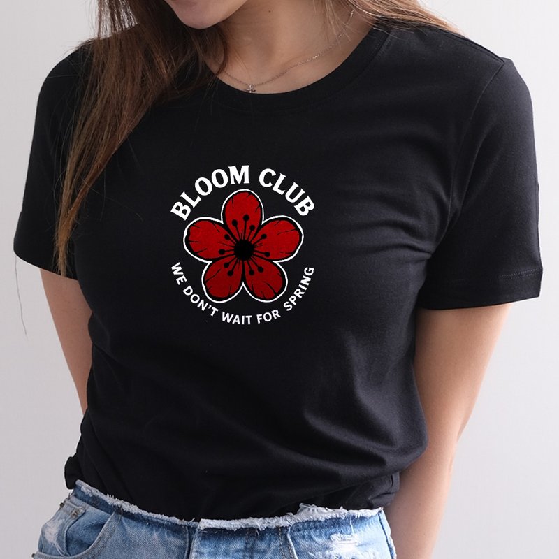 Bloom Club 冷冽綻放 / 街頭風梅花短T / We Bloom Anyway 系列 - 女 T 恤 - 棉．麻 黑色