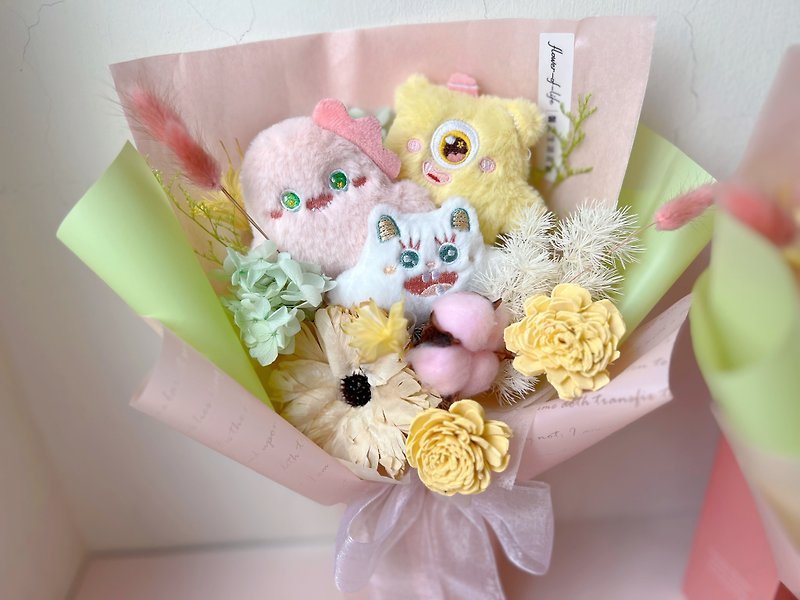 【Graduation Bouquet】flower-of-life Dopamine Monster Bouquet Doll Bouquet - Dried Flowers & Bouquets - Plants & Flowers Multicolor