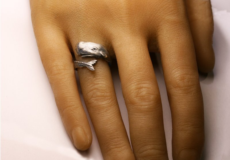 sperm whale ring - แหวนทั่วไป - โลหะ สีเงิน