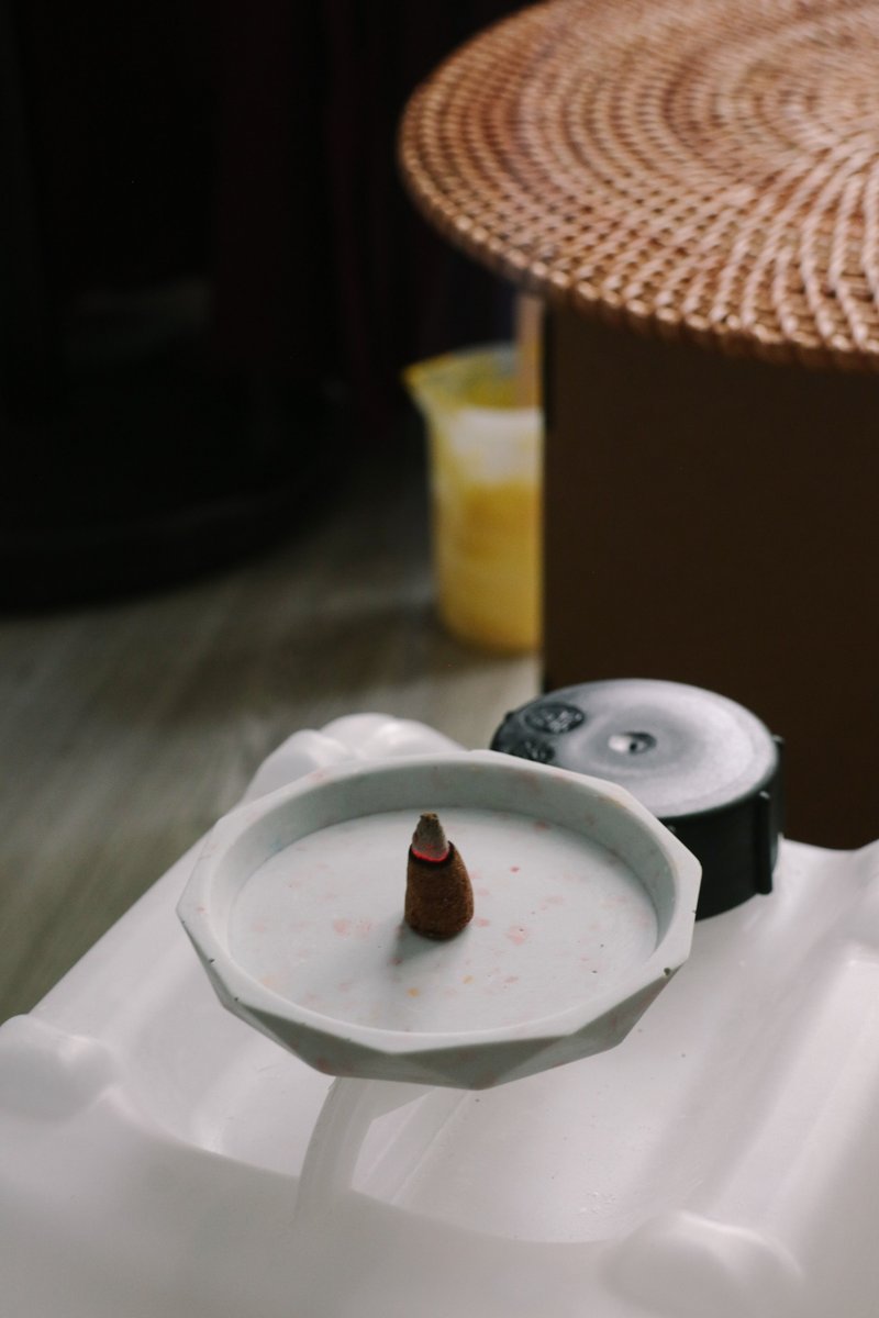 Jesmonite British Mineral Resin/Incense Plate-Gold Foil Art Amber Plate - เทียน/เชิงเทียน - วัสดุอีโค 