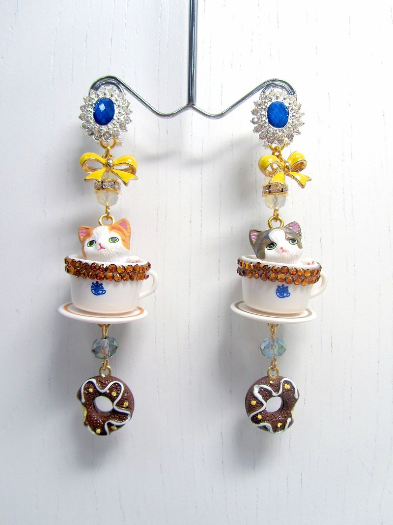 TIMBEE LO**White Ceramic Coffee Cup**Single Sale French Lady Teacup Cat Earrings Teatime SWAROVSKI Crystal Protein Crystal Shiny Gorgeous Little Dessert Romantic Aristocrat - Earrings & Clip-ons - Paper White