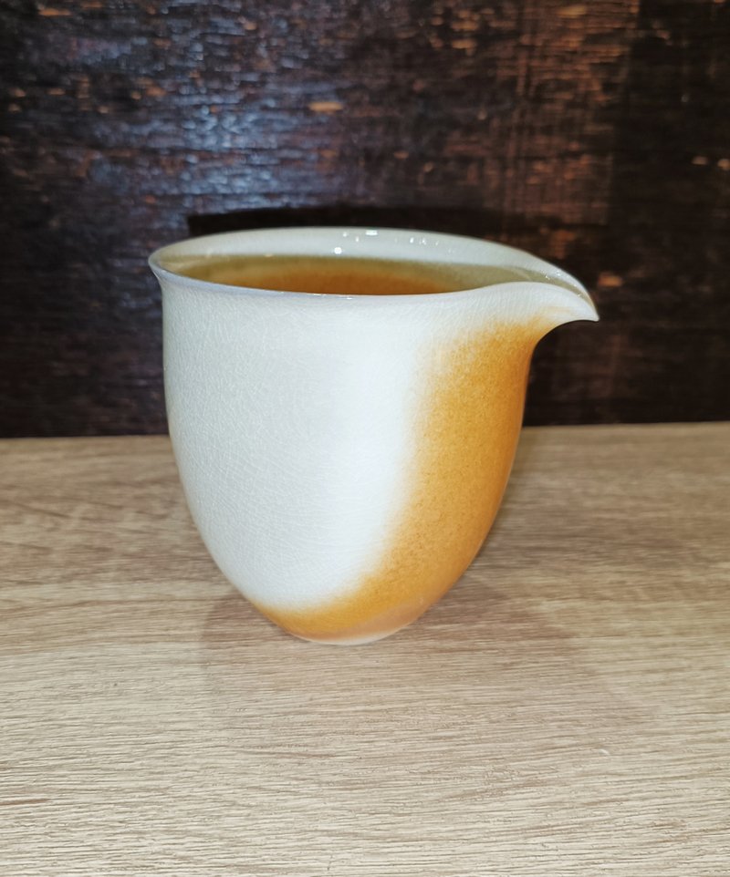 柴燒白玉泥公道杯-鶯歌陶藝家李玟叡 - 茶壺/茶杯/茶具 - 陶 