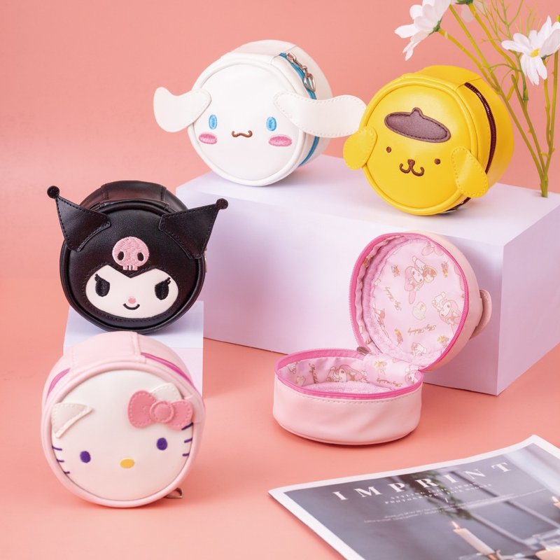 Sanrio three-dimensional coin purse universal small bag headphone cable storage bag - กระเป๋าใส่เหรียญ - หนังเทียม หลากหลายสี