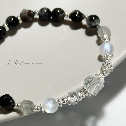 In Hand Jewelry Design 黑白優雅-黑髮晶.黑曜岩.月光石-純銀設計款手鍊