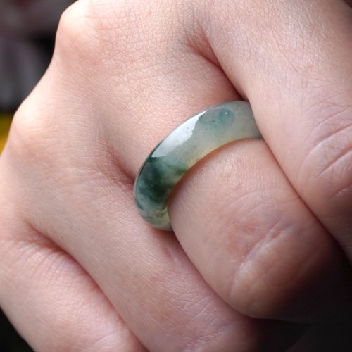 瓔珞珠寶盒 E.L.Jewelry Box 冰種飄綠花翡翠戒指戒圈 | 國際12圍 | 天然緬甸玉翡翠A貨 | 送禮