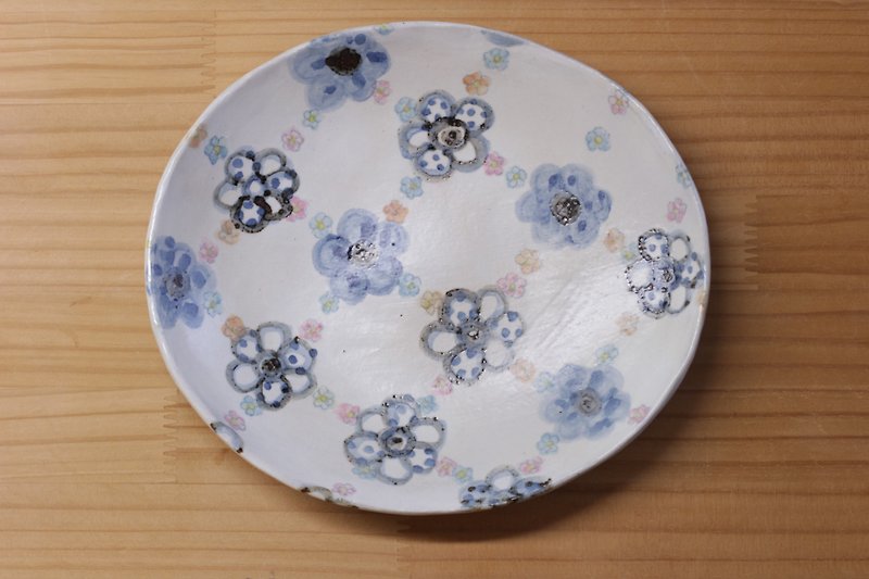 粉引きブルーのお花のオーバル皿。 - 小皿 - 陶器 