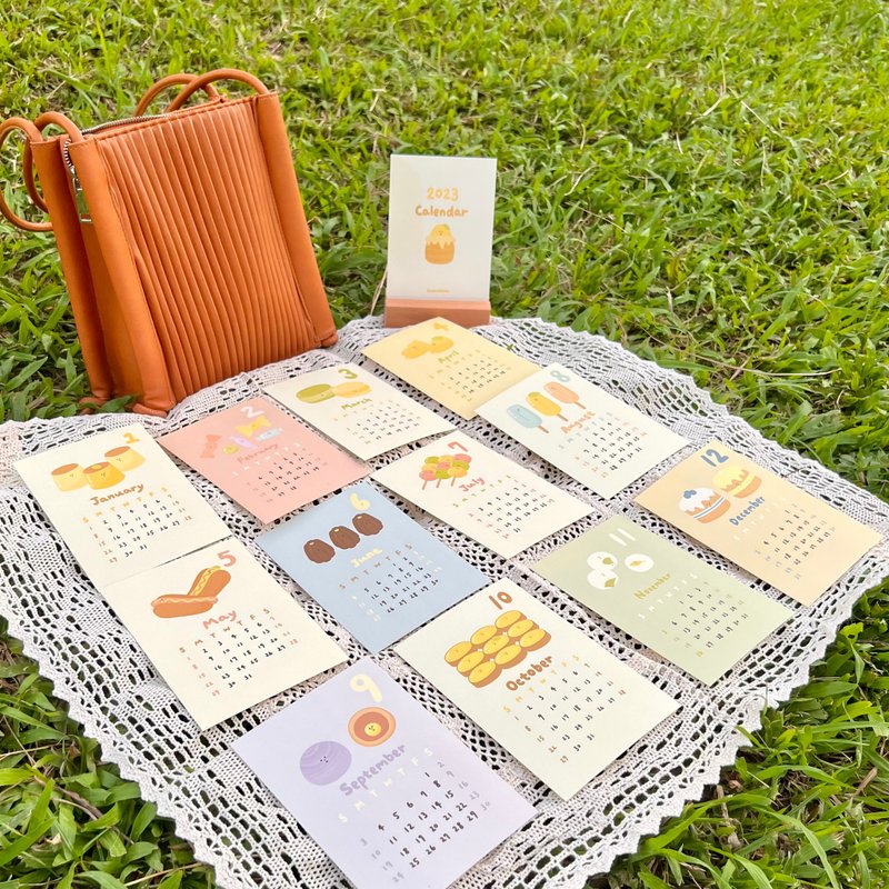 2023 wooden seat desk calendar Christmas gift - ปฏิทิน - กระดาษ ขาว