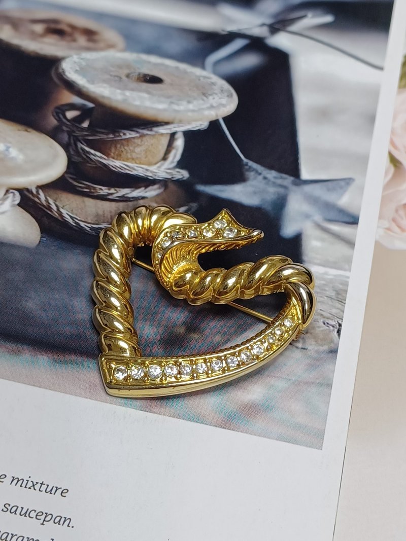 vintage jewelry 萊茵愛心繩結別針 - 胸針 - 其他金屬 