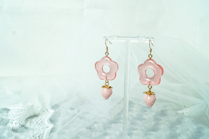 03-02 いちごつみ　ピンク - 耳環/耳夾 - 樹脂 粉紅色
