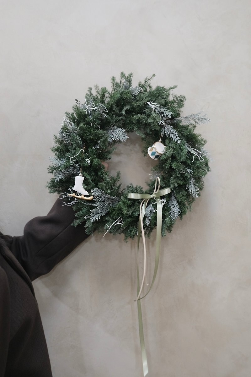 Forest Christmas | Everlasting Christmas Wreath – Christmas Gifts/Christmas Gift Boxes/Eternal Flowers - ช่อดอกไม้แห้ง - พืช/ดอกไม้ สีเขียว