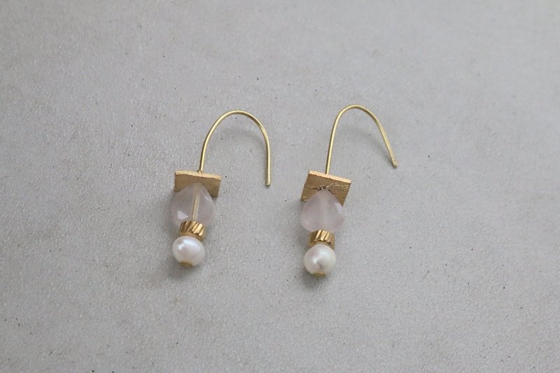 Cleared brass pearl powder crystal earrings - Earrings & Clip-ons - Gemstone Pink