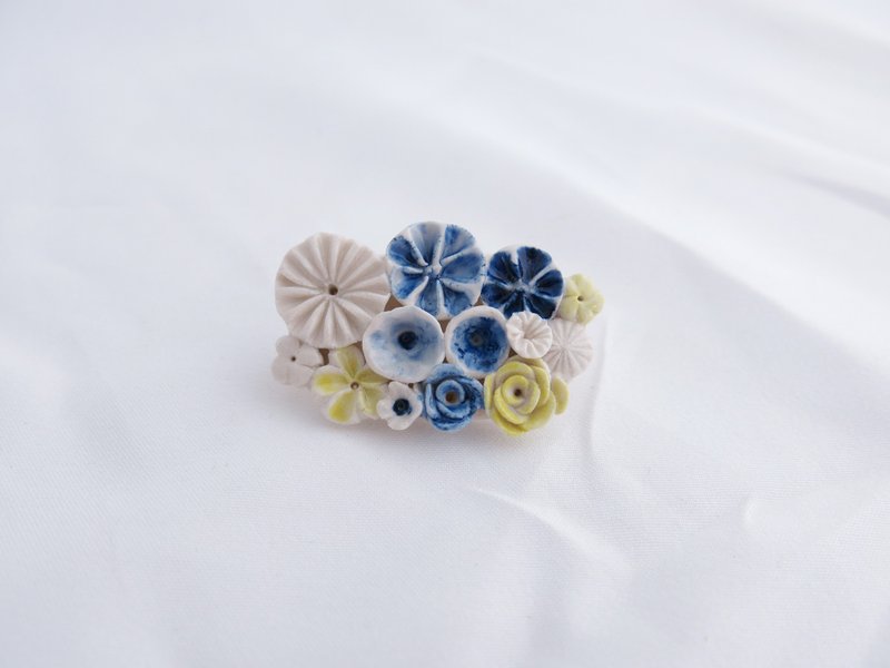 Limited Edition Ensemble White Porcelain Pin/Yellow Flower - เข็มกลัด - เครื่องลายคราม สีเหลือง