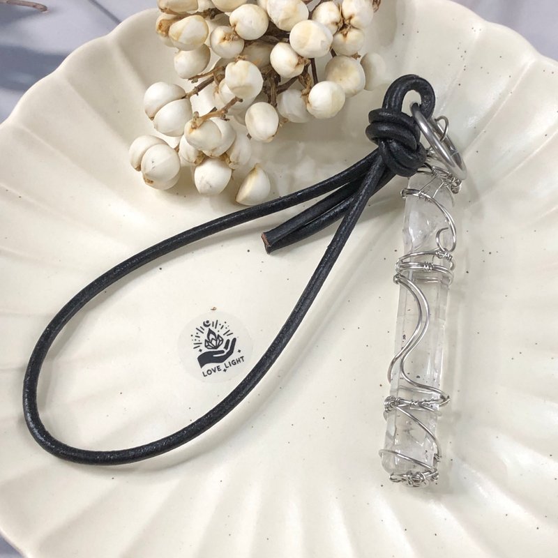 能量守護系列 白水晶拋光柱 × 黑牛皮 吊飾 掛飾 清淨與平衡之石 - 吊飾/掛飾 - 不鏽鋼 白色