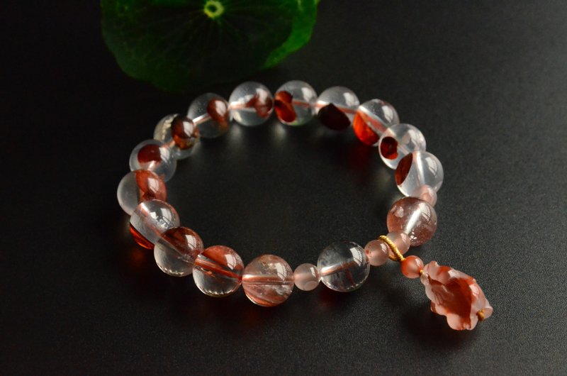 [Ice Mist] Natural 12mm White Water Body Ice-Type Large Petal Red Phantom Quartz Bracelet - Bracelets - Crystal 