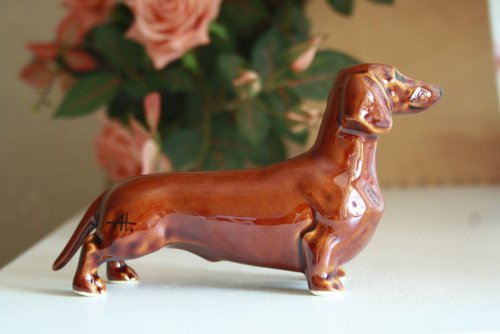 ダックスフント犬の置物陶器手作り、彫像磁器 - ショップ