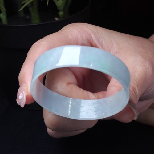 瓔珞珠寶盒 E.L.Jewelry Box 冰種飄綠翡翠角鐲手鐲 | 17圍 | 天然緬甸玉翡翠A貨 | 送禮