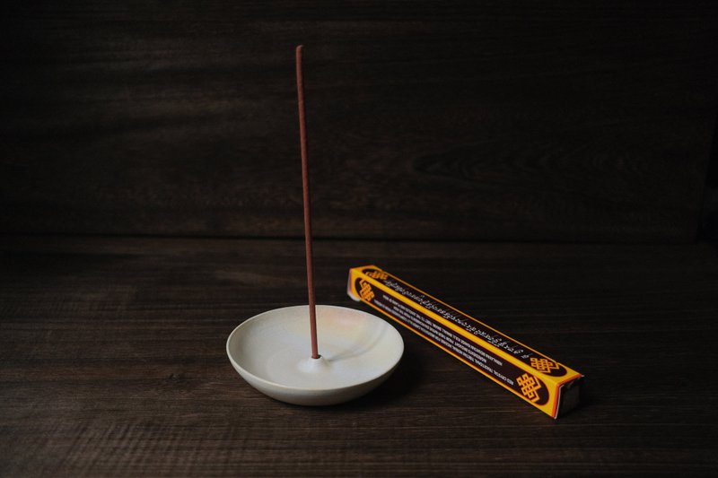 Saka Mountain Area・White Layer・Tibetan Incense Plate - น้ำหอม - ดินเผา ขาว