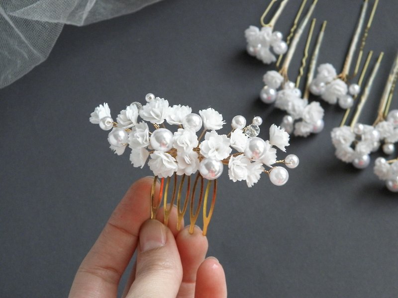 Wedding flower hair comb Pearls Babys breath bridal hair piece Floral head piece - Hair Accessories - Other Materials White