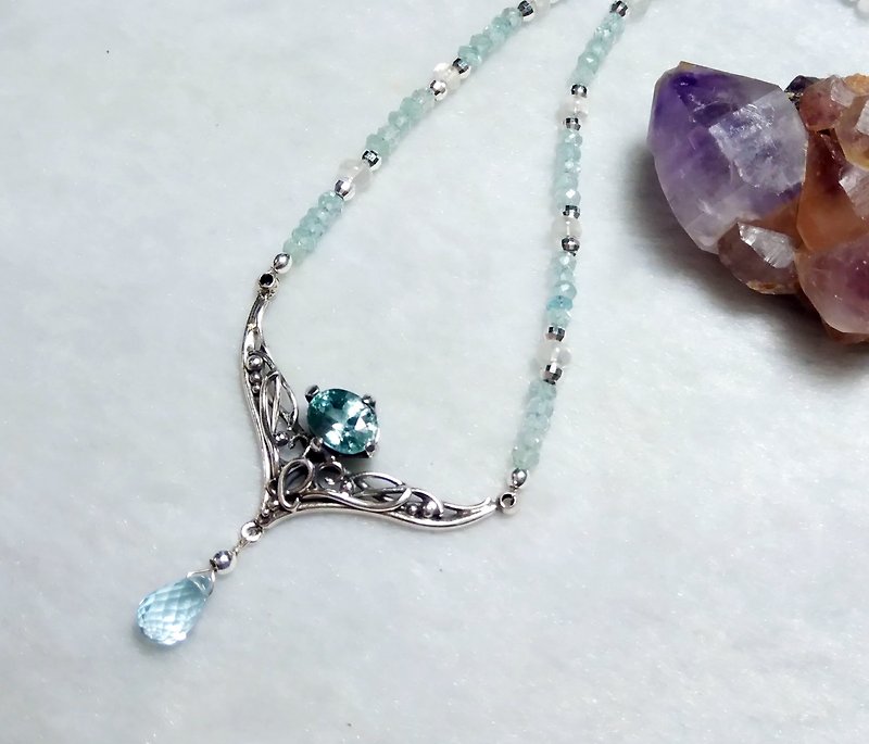 [Gem series] hyacinth design necklace - สร้อยคอ - เครื่องเพชรพลอย สีน้ำเงิน