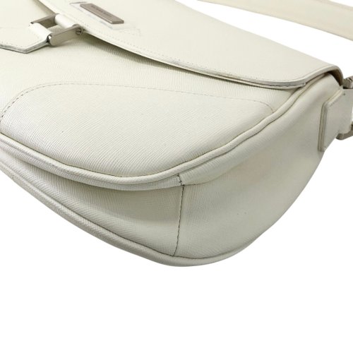 美品　Burberry バーバリー ロゴ ショルダーバッグ レザー　ホワイト BURBERRY（バッグ ・ ホワイト/白色系）のフリマアイテム一覧