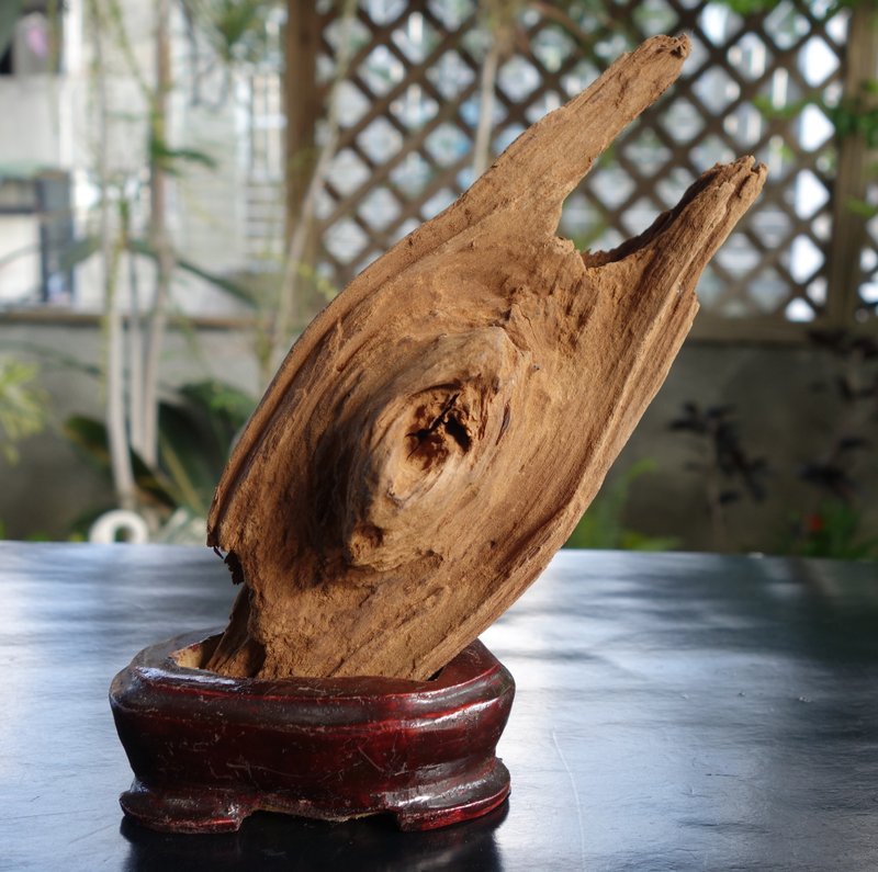 Kalimantan wild agarwood old material 233 grams agarwood ornaments [submerged water level] Sin Chew water agarwood - ของวางตกแต่ง - ไม้ สีนำ้ตาล