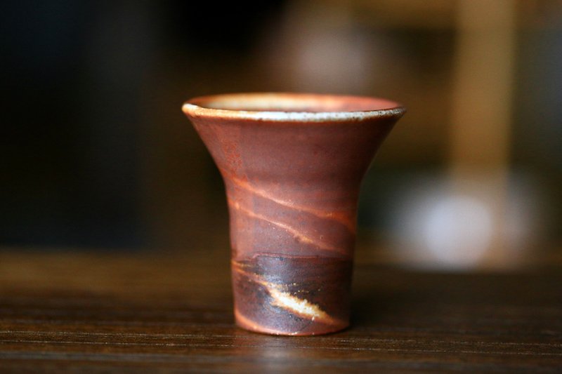 Woodfired Pottery Tea cup / Wine Cup with Shino 022405 - ถ้วย - ดินเผา 