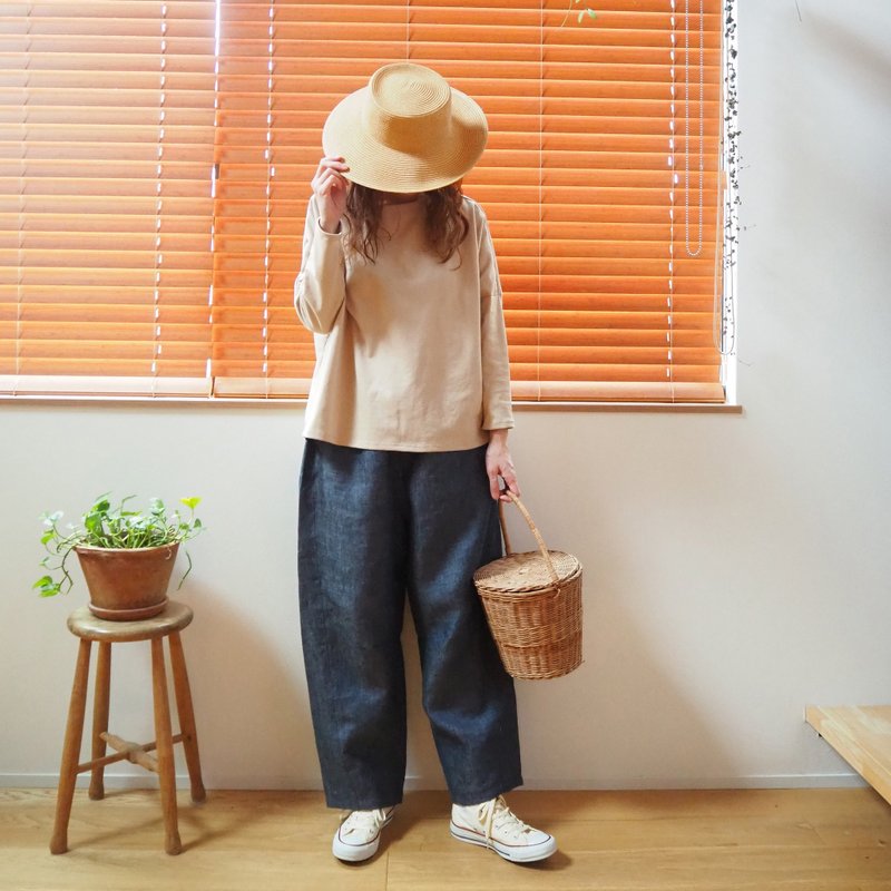 Cotton wide cut-sew / BEIGE - 女上衣/長袖上衣 - 棉．麻 卡其色