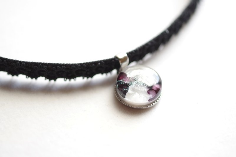 จี้เรซิ่นทรงสี่เหลี่ยม งานศิลป์ ลายใต้ความมืดมิดยามค่ำคืน - สร้อยคอ - เรซิน สีดำ