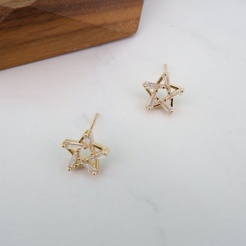 PANNE スターピアス - ピアス・イヤリング - 金属 ゴールド