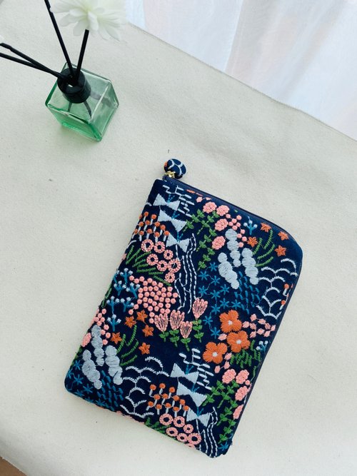 虛室手製 刺繡工藝 防水防摔kobo電子書保護套 mooink 筆電包 客製化尺寸
