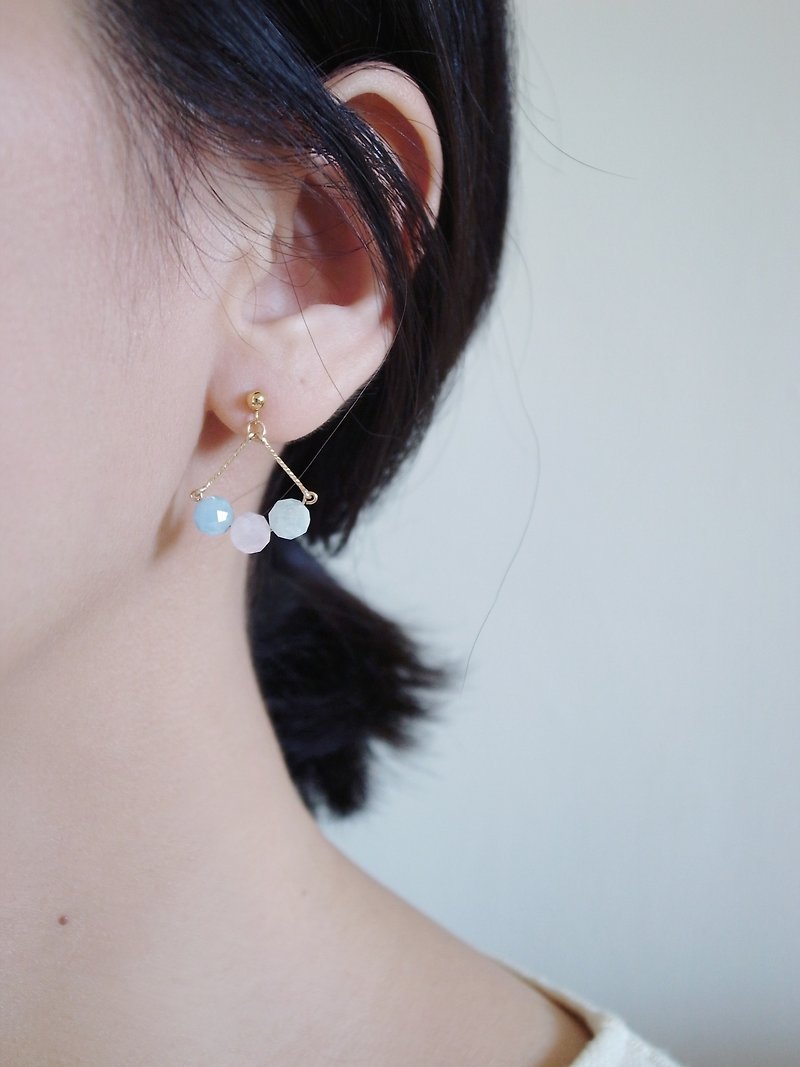 14KGF Morgan Stone (integrated beryl) candy powder triangle natural stone earrings can be changed ear clip - ต่างหู - เครื่องเพชรพลอย หลากหลายสี
