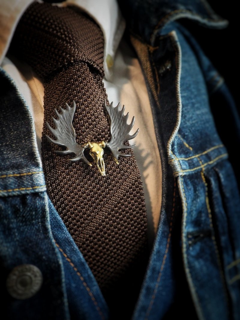 Mosse Skull Brooch in Brass. - 胸針 - 其他金屬 